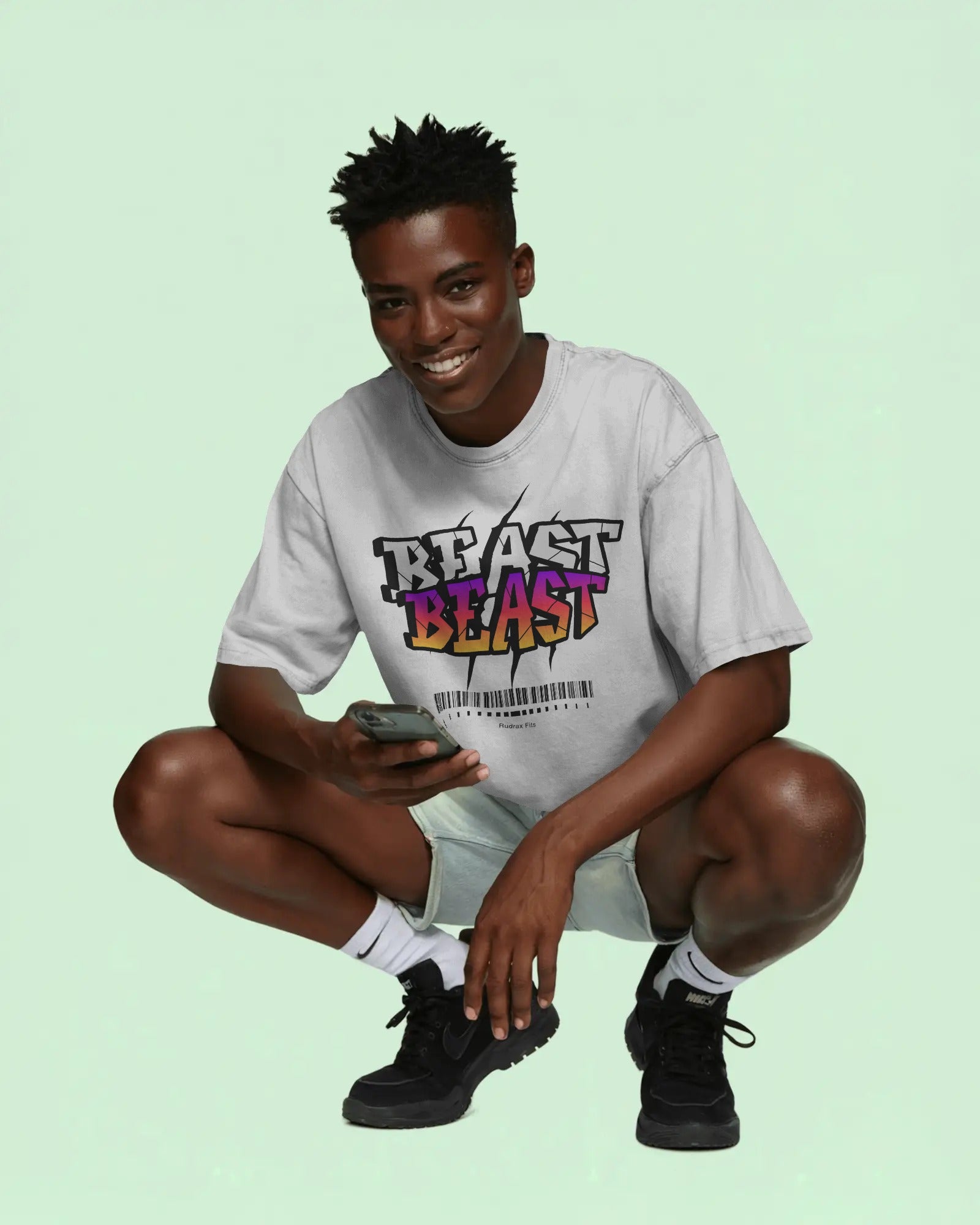 Oversized/Regular Fit BEAST Gradient Graphic Tee – Black
